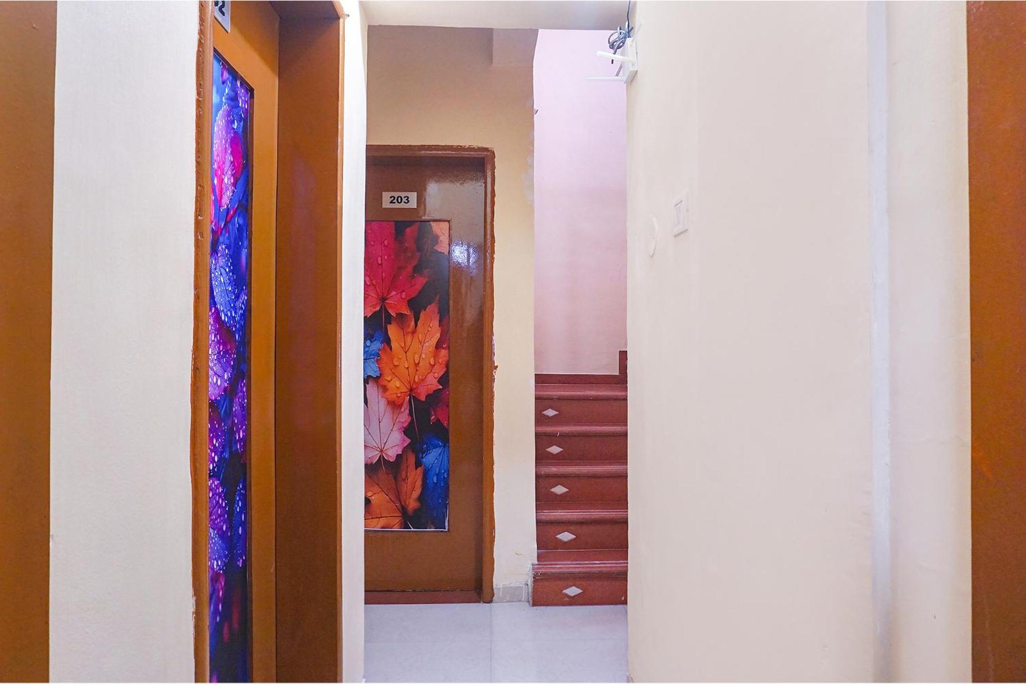 פונה Fabhotel Falcon Inn -Behind The Dmart Baner מראה חיצוני תמונה
